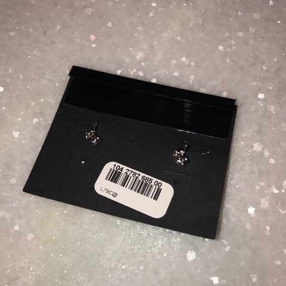 NWT Rhinestone Cluster Earrings - Picture 6 of 6